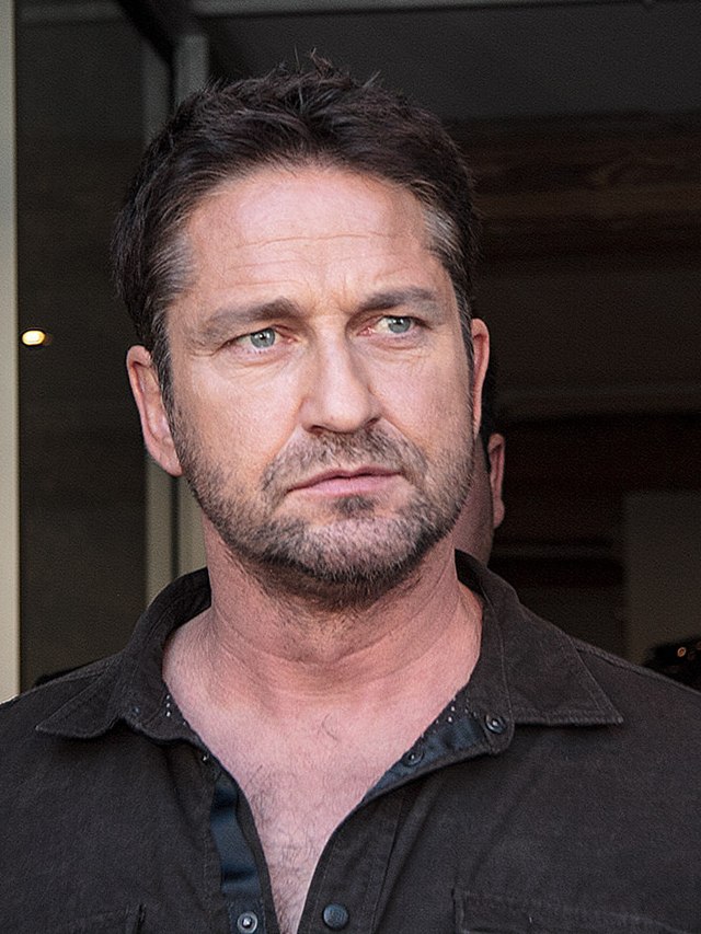 **"Kisah Asmara Gerard Butler: Hubungan Cinta dengan Penny Lane dan Perjalanan Romantis Lainnya"**